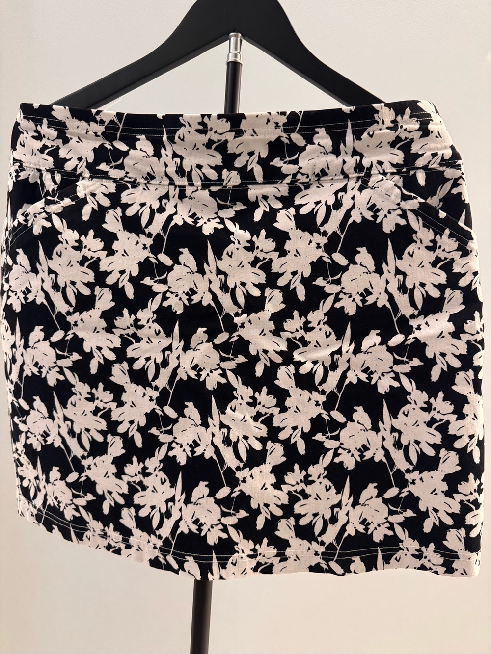 Black and White Floral skort